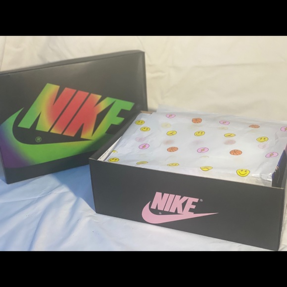 Reselling main image 4